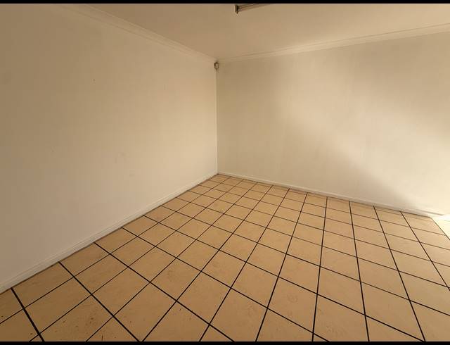 1,300M² WAREHOUSE FOR SALE IN BLACKHEATH INDUSTRIAL